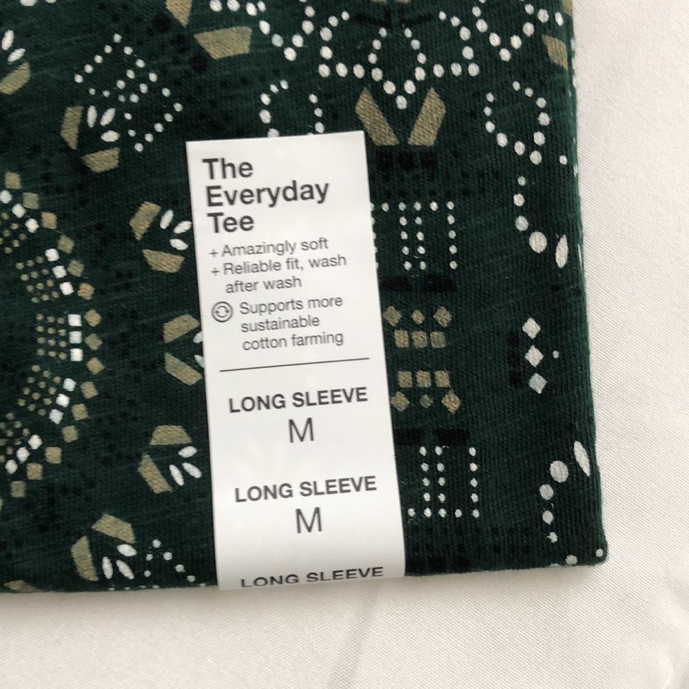 Women’s 2 Medium Sonoma T-shirts - Picture 5 of 5